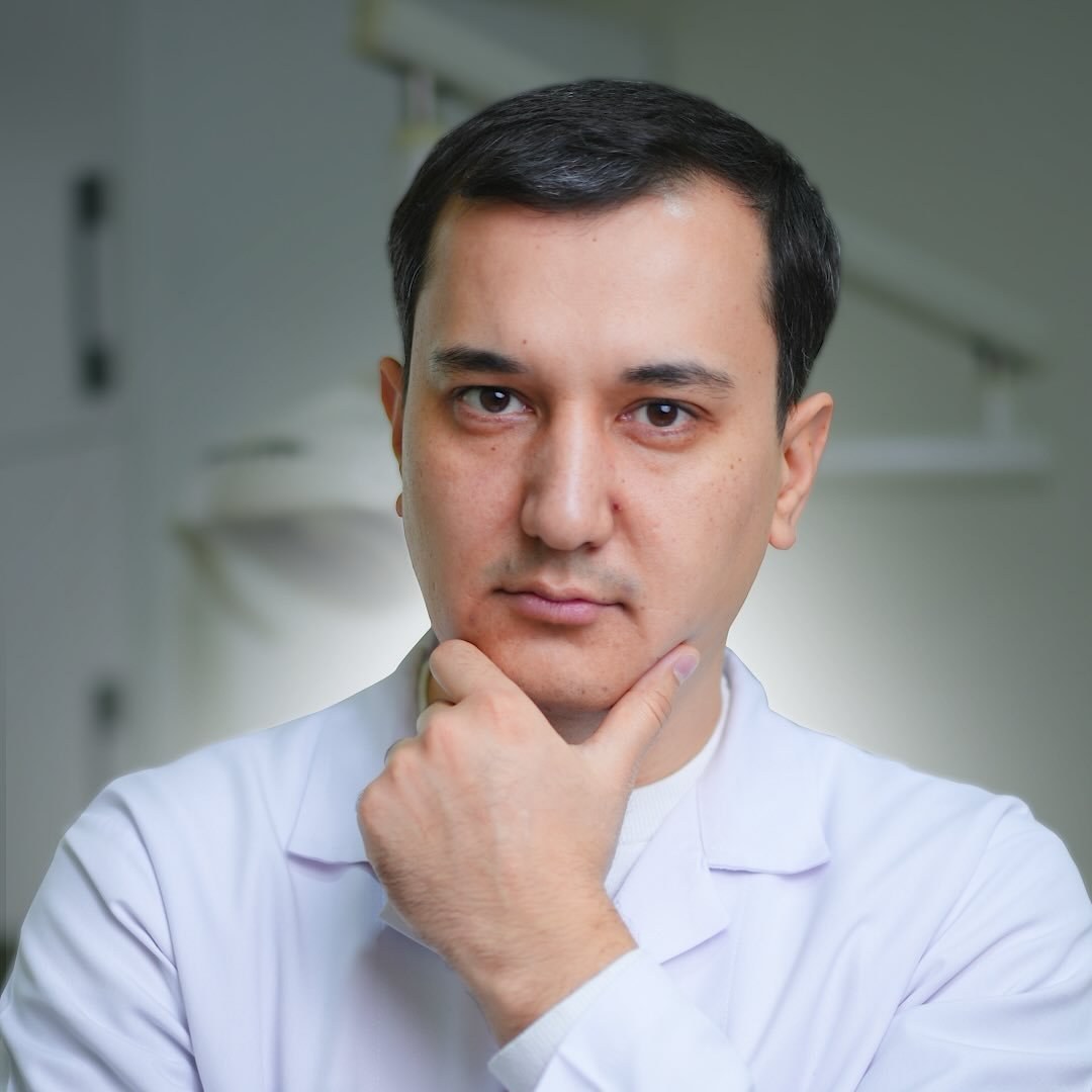 Jasur Qodirov, ortodont, oq xalatda